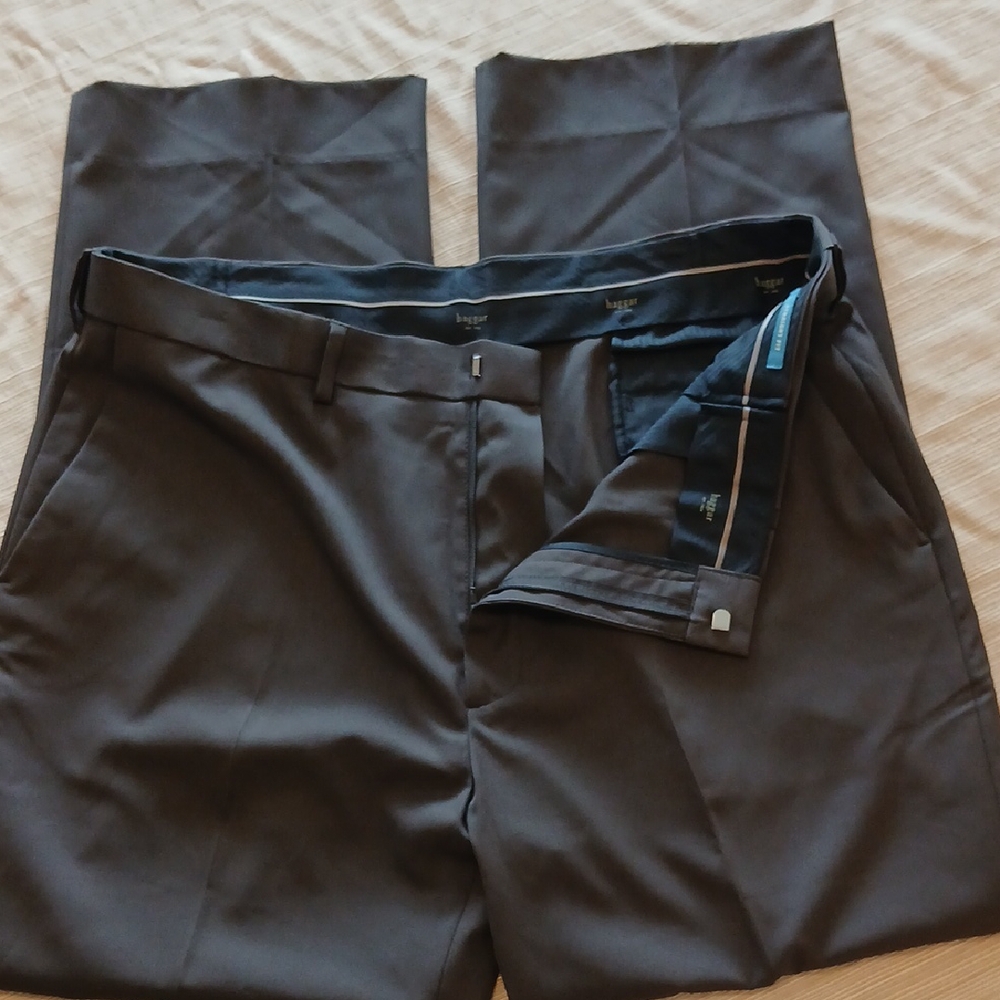 Haggar Men's Dark Brown dress pants 40/32 - Picture 1 of 6